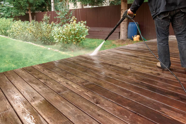 Best Pool Deck Cleaning  in Flora, IL